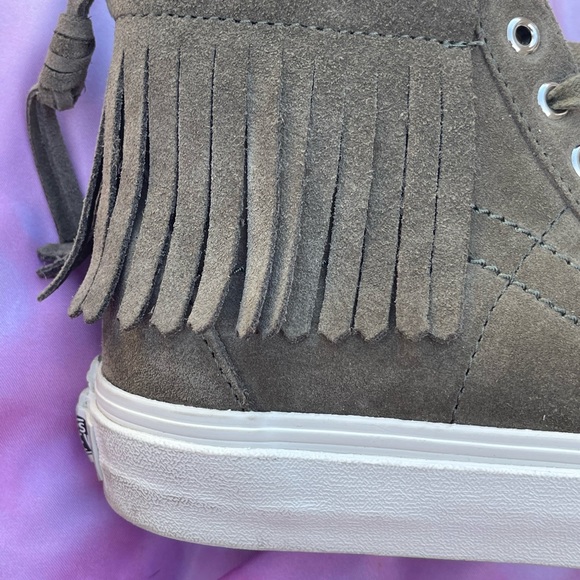 Vans Women’s Sk8-hi Moc Suede With Fringe - Picture 13 of 16